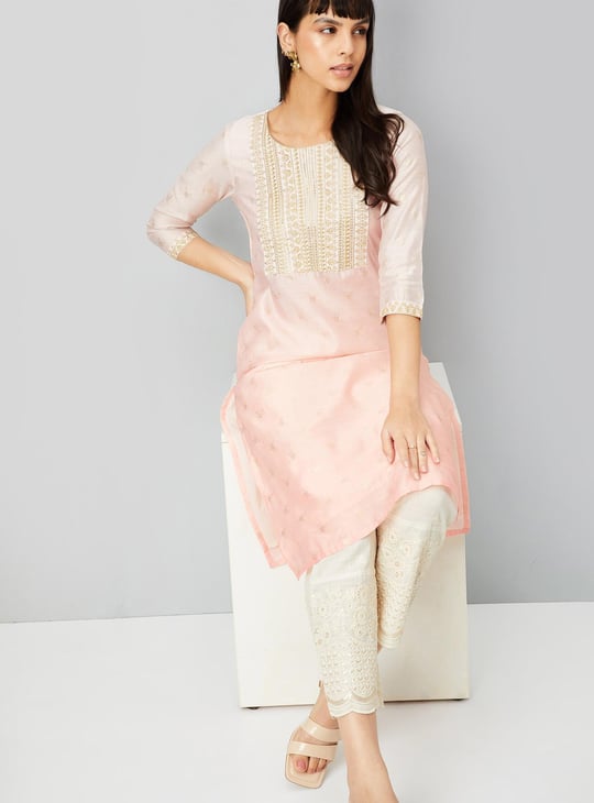 Women Embroidered Kurta with Pocket