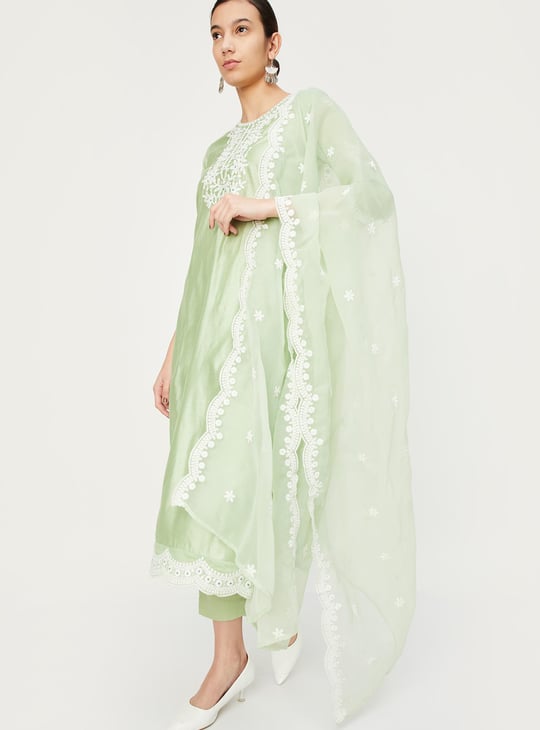 Women Embroidered Kurta Set with Dupatta