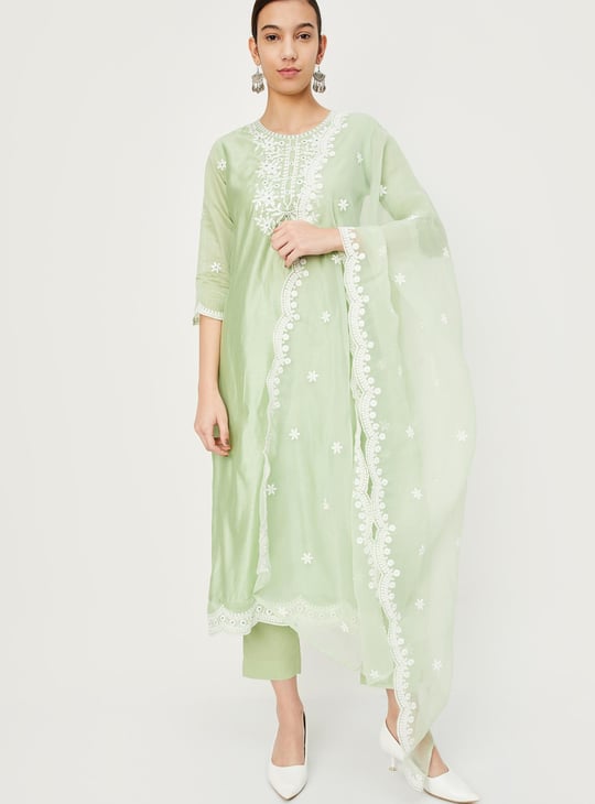 Women Embroidered Kurta Set with Dupatta