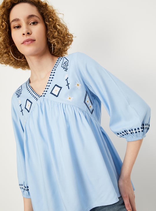 Women Embroidered Tunic
