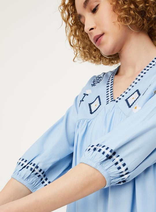 Women Embroidered Tunic