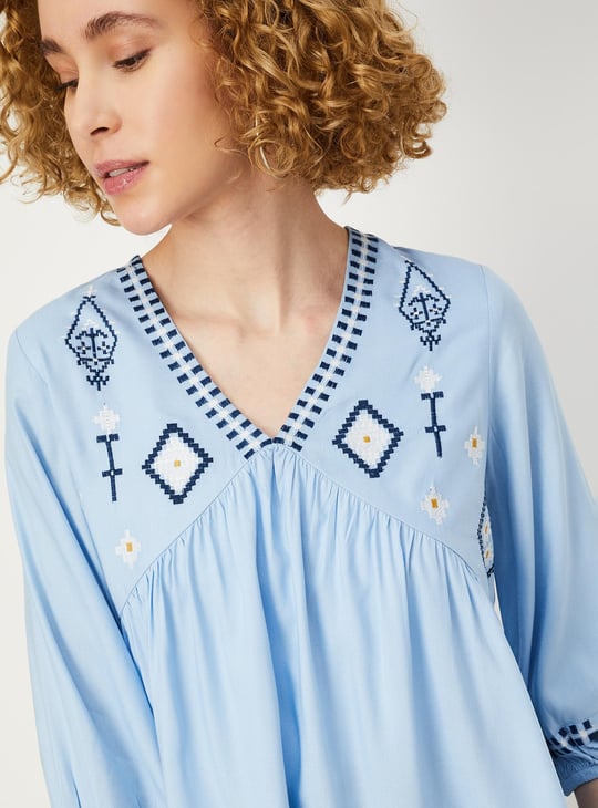 Women Embroidered Tunic