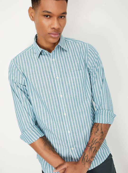 Men Regular Fit Striped Casual Shirt