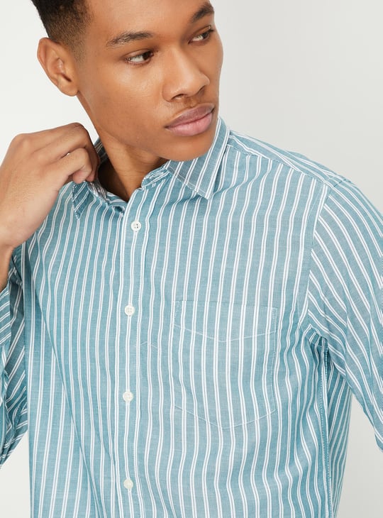 Men Regular Fit Striped Casual Shirt