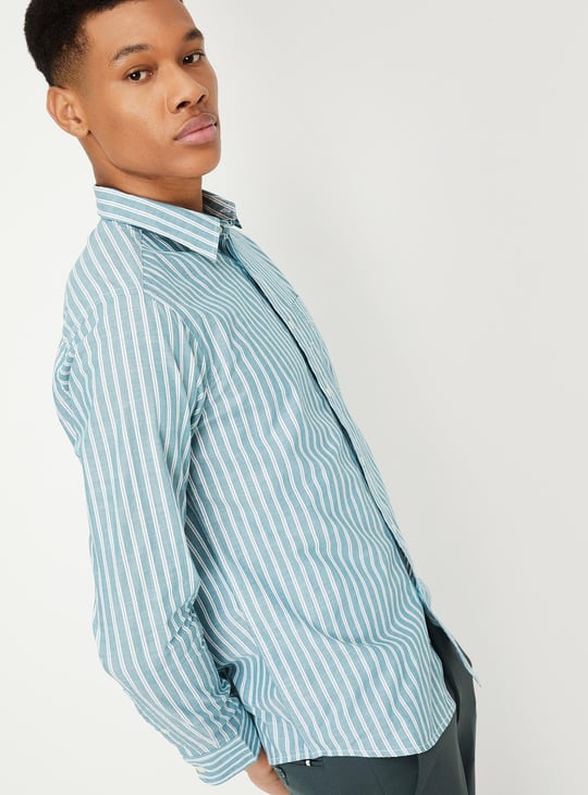 Men Regular Fit Striped Casual Shirt