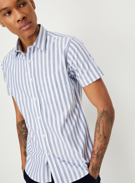 Men Regular Fit Striped Casual Shirt