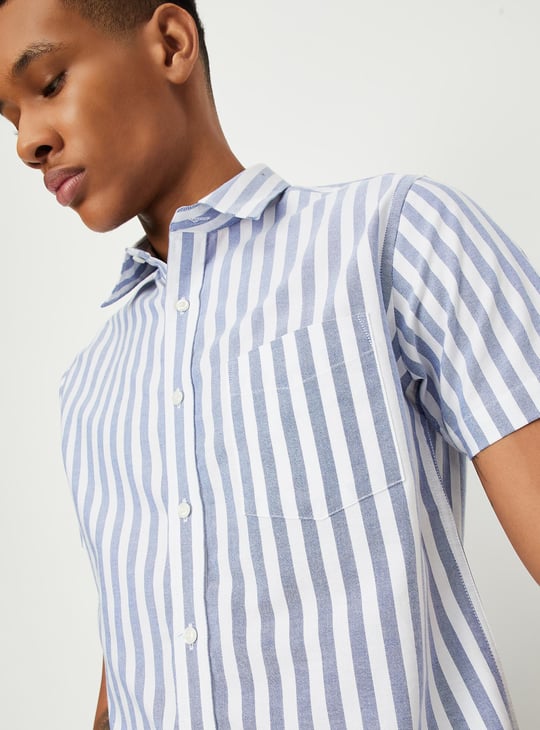 Men Regular Fit Striped Casual Shirt