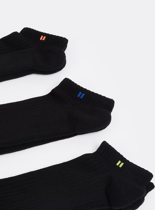 Men Solid Ankle Length Socks - Pack of 3