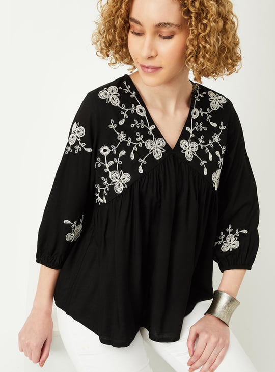 Women Embroidered Tunic