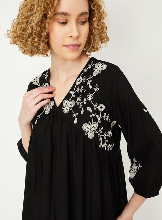 Women Embroidered Tunic