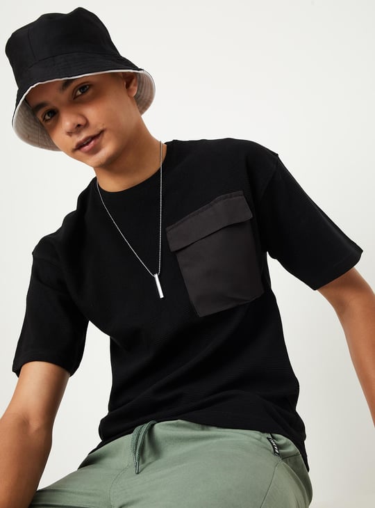 Boys Solid Flap Pocket T-shirt