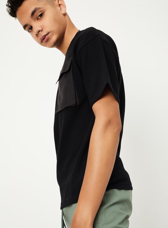 Boys Solid Flap Pocket T-shirt