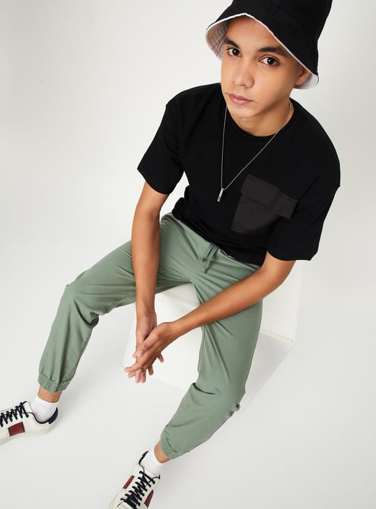 Boys Solid Flap Pocket T-shirt