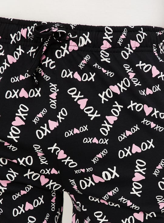 Women Quirky Printed Shorts