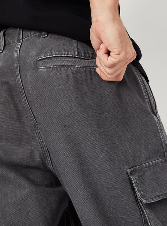 Men Relaxed Fit Solid Cargo Jeans