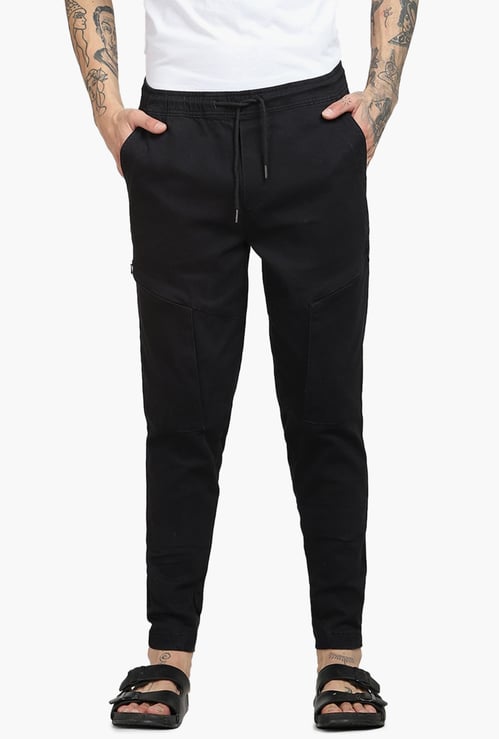 JACK & JONES Men Solid Elasticated Regular Fit Joggers