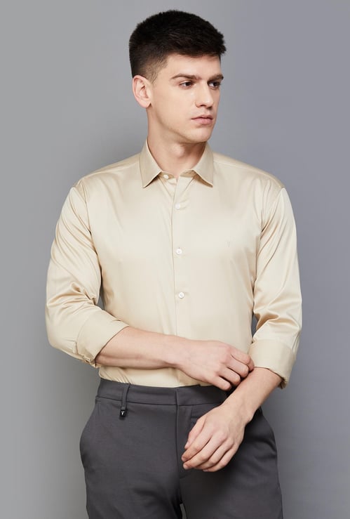 V DOT Men Solid Slim Fit Smart Casual Shirt