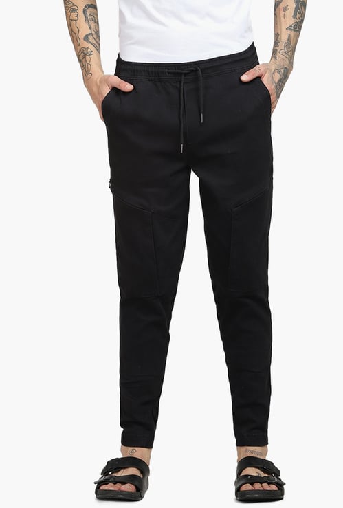 JACK & JONES Men Solid Elasticated Regular Fit Joggers