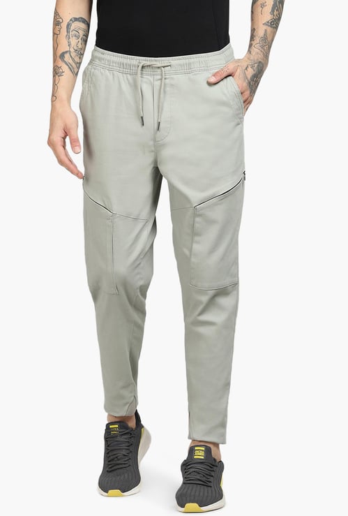 JACK & JONES Men Solid Elasticated Regular Fit Joggers