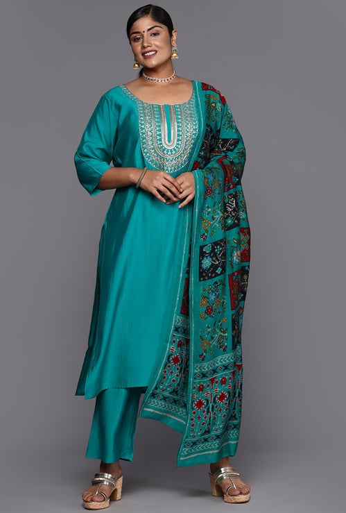 EXTRA LOVE BY LIBAS Women Embroidered Yoke Straight Kurta Set