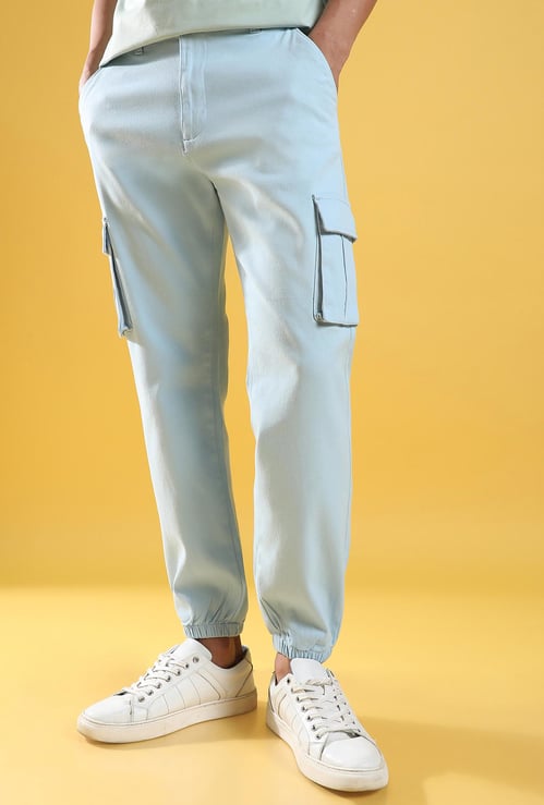 CAMPUS SUTRA Men Solid Regular Fit Cargo Trousers