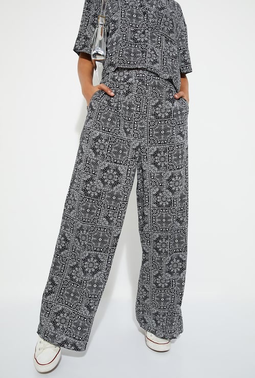 URB_N Women Printed Flared Trousers