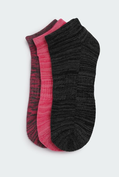 Women Textured Ankle Length Socks - Pack of 3
