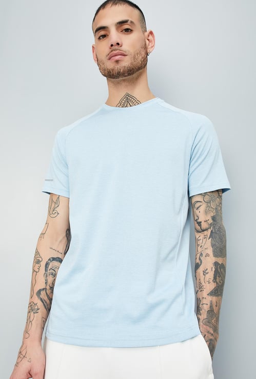 Buy Men's Sports T-Shirt in India at Best Price | Max Fashion