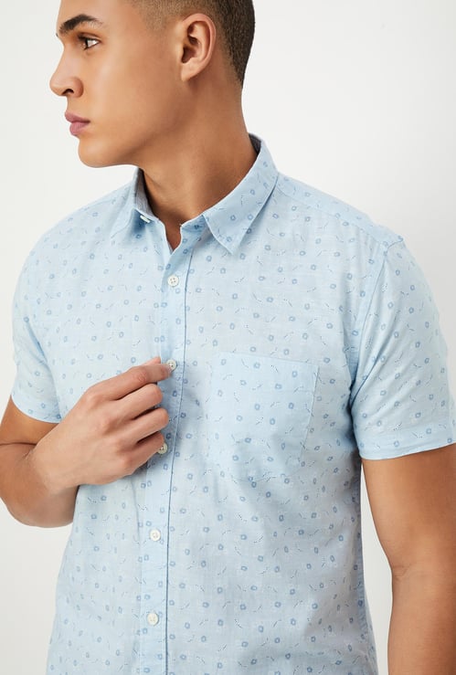 Men Printed Slim Fit Smart Casual Shirt