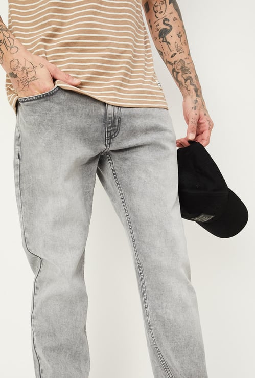 Men Regular Fit Washed Jeans