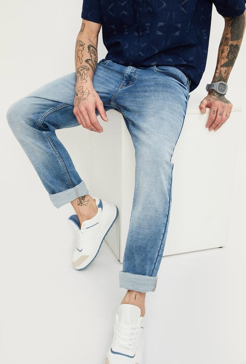 Men Regular Fit Washed Jeans