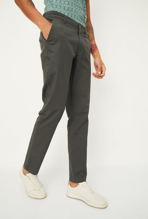 Men Solid Slim Fit Chinos