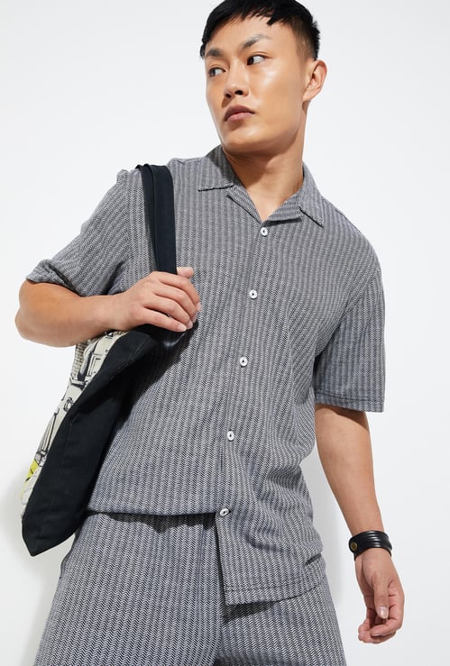 URB_N Men Regular Fit Herringbone Resort Shirt