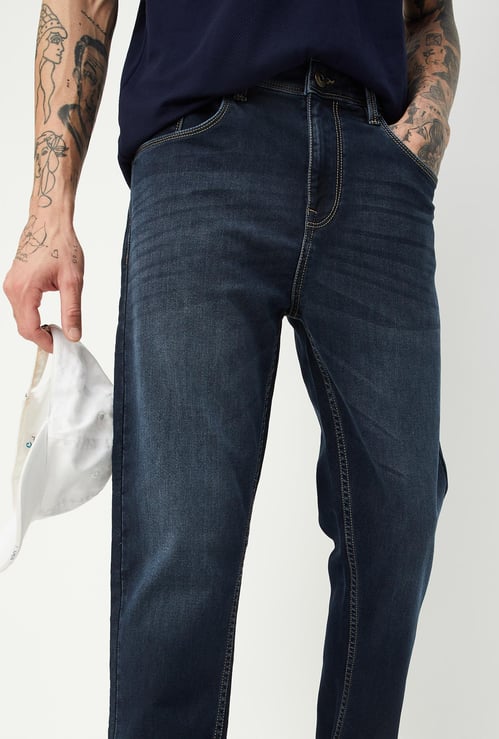 Men Carrot Fit Washed Jeans