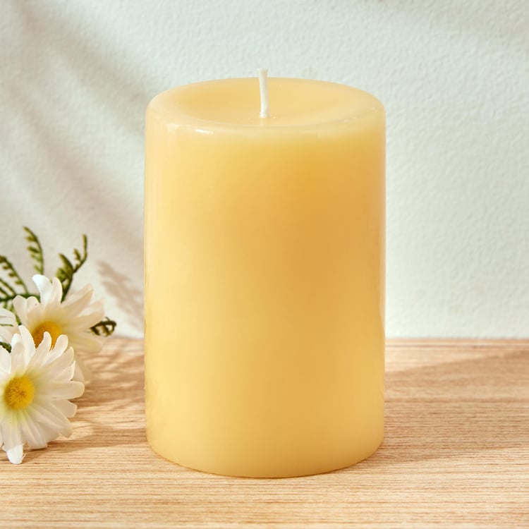 Colour Refresh Lemon Grass Scented Pillar Candle