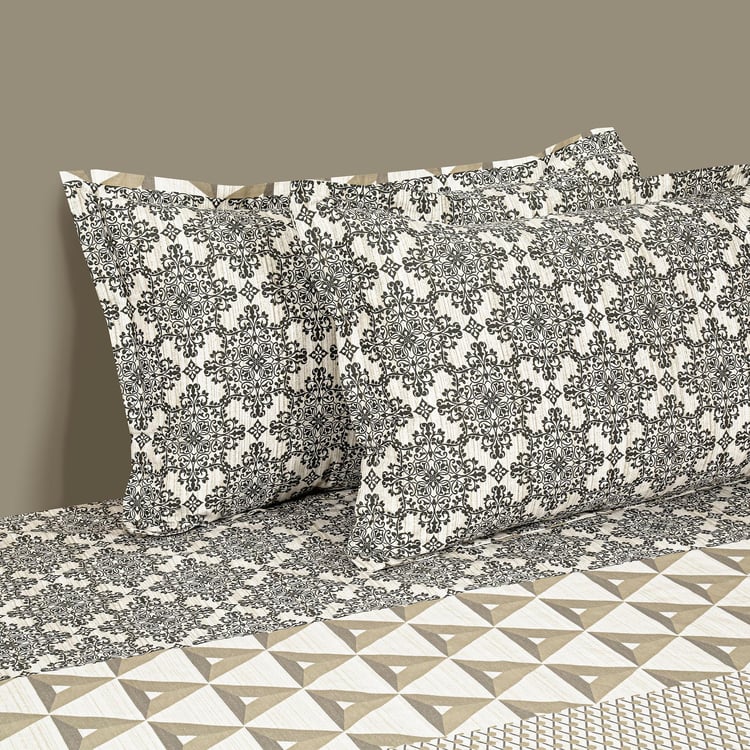 SWAYAM Abstract Mosaic 210TC Geometric Peaks Queen Bedsheet Set