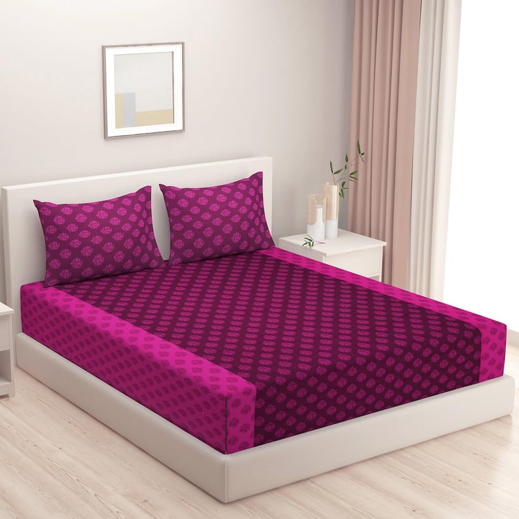 SWAYAM Magenta Mirage Ethnic Buti 200TC Cotton King Bedsheet Set