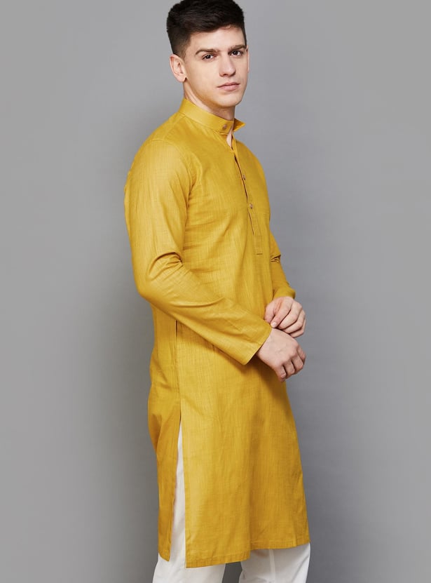 MANYAVAR Men Solid Straight Kurta