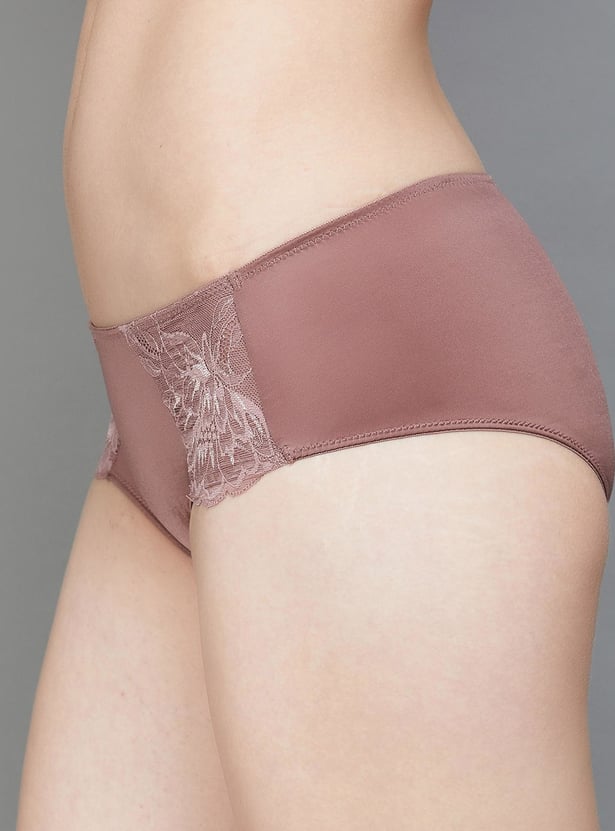 TRIUMPH Lace Detailed Hipster Panties