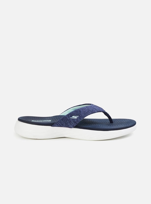 SKECHERS Women Goga Mat Flip-Flops