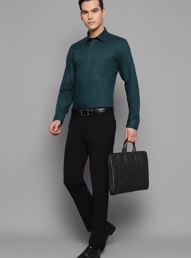 BLACKBERRYS Men Solid Slim Straight Fit Casual Trousers
