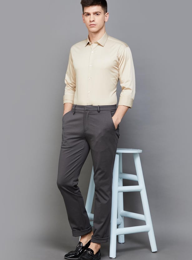 V DOT Men Solid Slim Fit Smart Casual Shirt