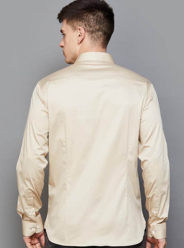 V DOT Men Solid Slim Fit Smart Casual Shirt