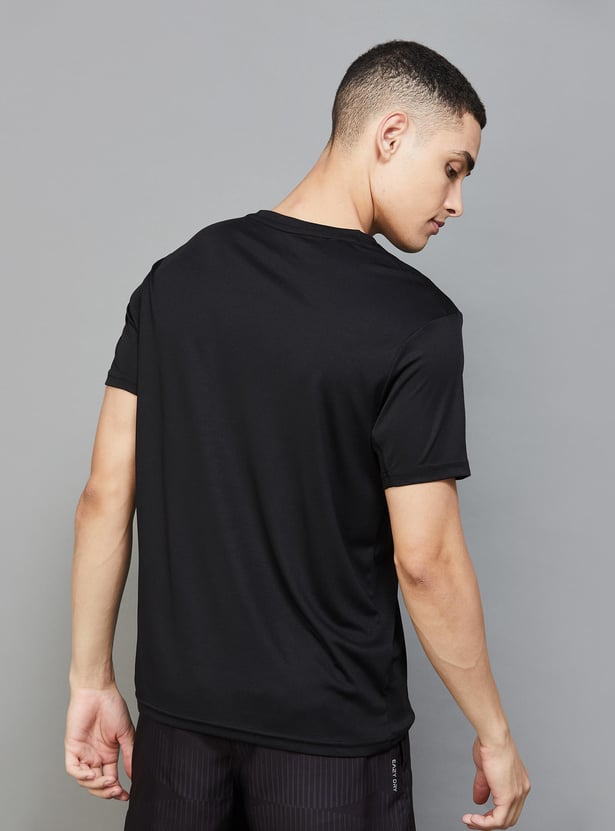 FAME FOREVER ACTIVE Men Solid Sports T-shirt