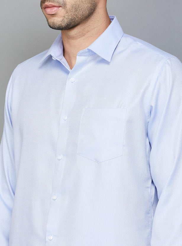 VAN HEUSEN Men Solid Slim Fit Formal Shirt