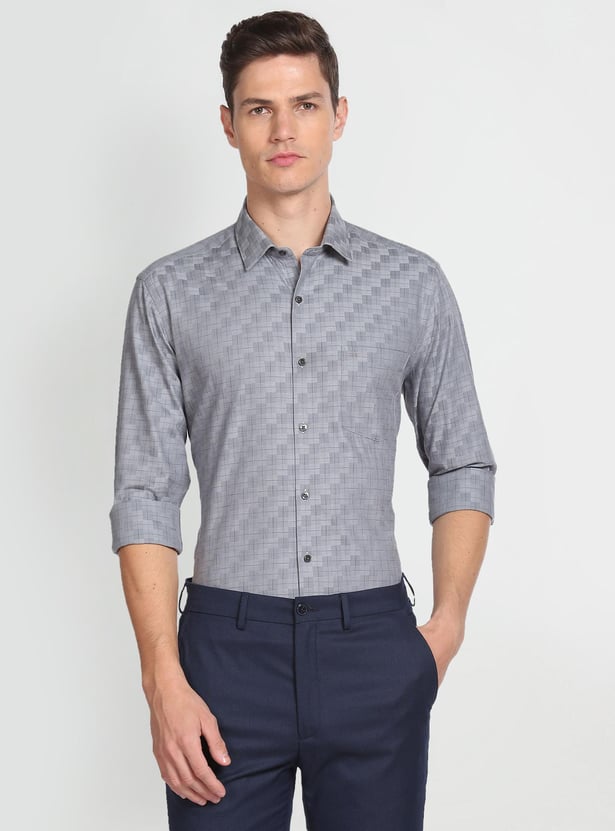 ARROW Men Checked Slim Fit Formal Shirt