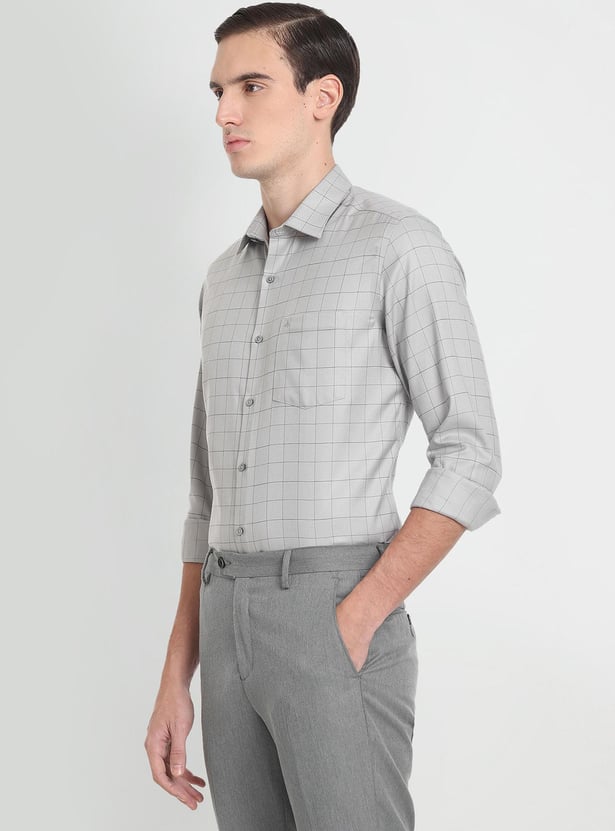 ARROW Men Checked Slim Fit Formal Shirt