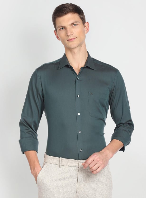 ARROW Men Solid Slim Fit Formal Shirt