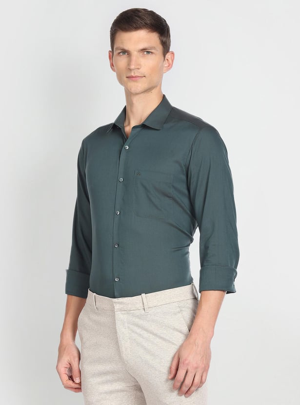 ARROW Men Solid Slim Fit Formal Shirt