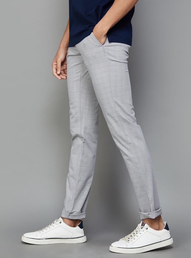 VH SPORTS Men Checked Slim Straight Casual Trousers